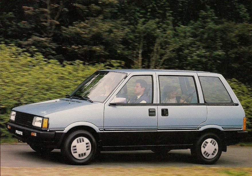 nissan prairie années 80