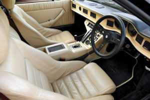 De Tomaso Pantera interieur