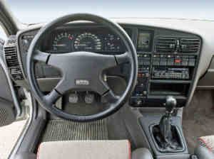 Intérieur de l'Opel Omega 3000 Sport