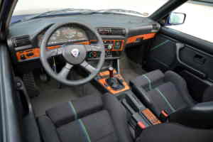 Intérieur de l'Alpina B3 E30 2.7