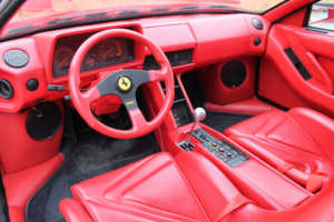 intérieur ferrari testarossa koening