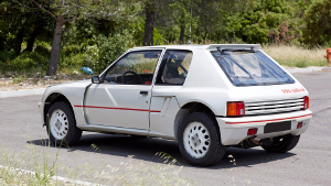 Peugeot 205 Turbo 16 blanc nacré