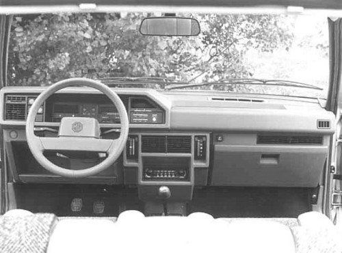 intérieur MG MAESTRO 1600