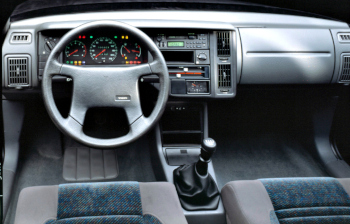 Intérieur Volvo 440