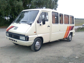 Renault Master minibus